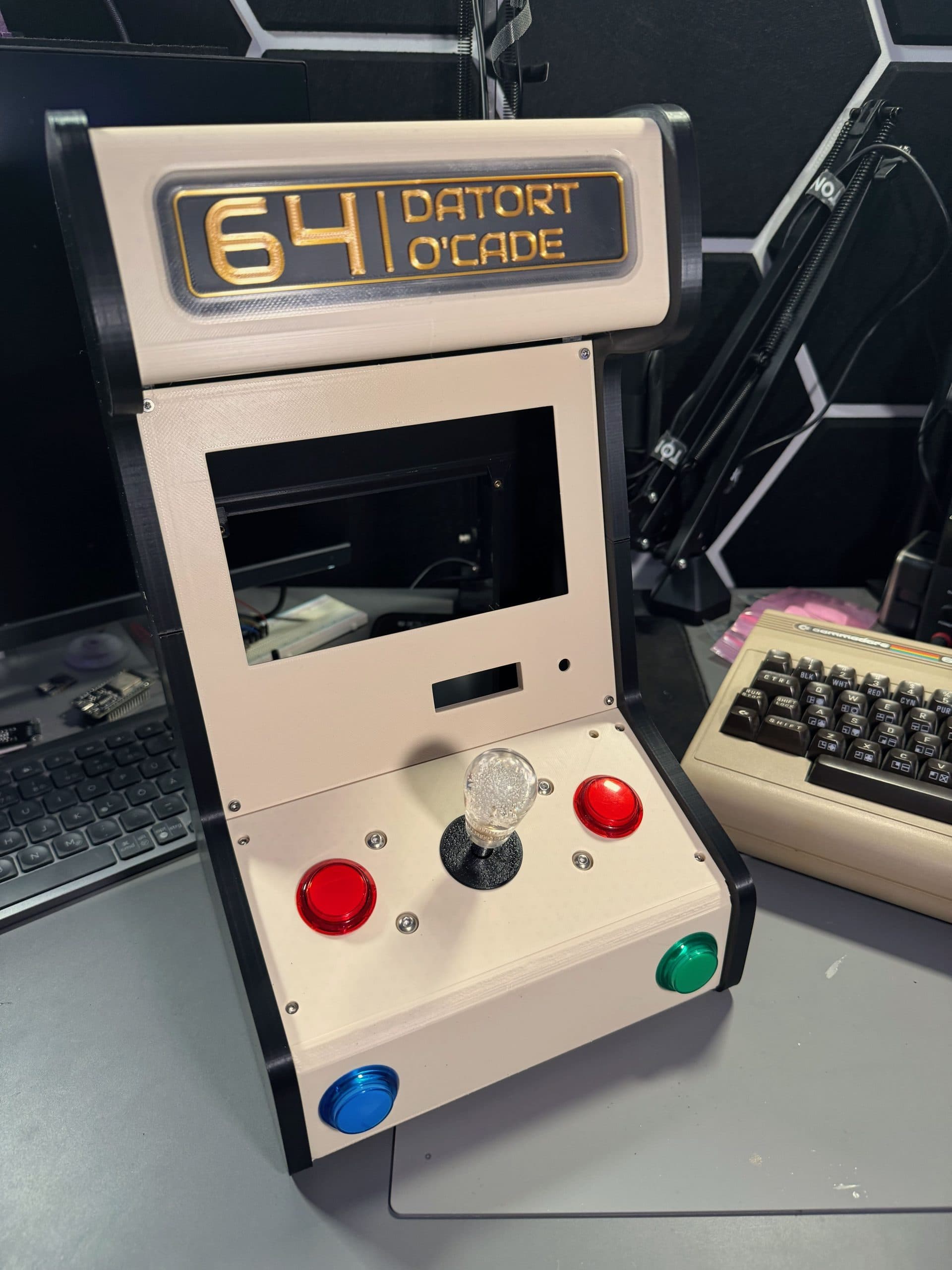 Alles passt, nur die Farbe im Vergleich zum C64 nicht so ganz